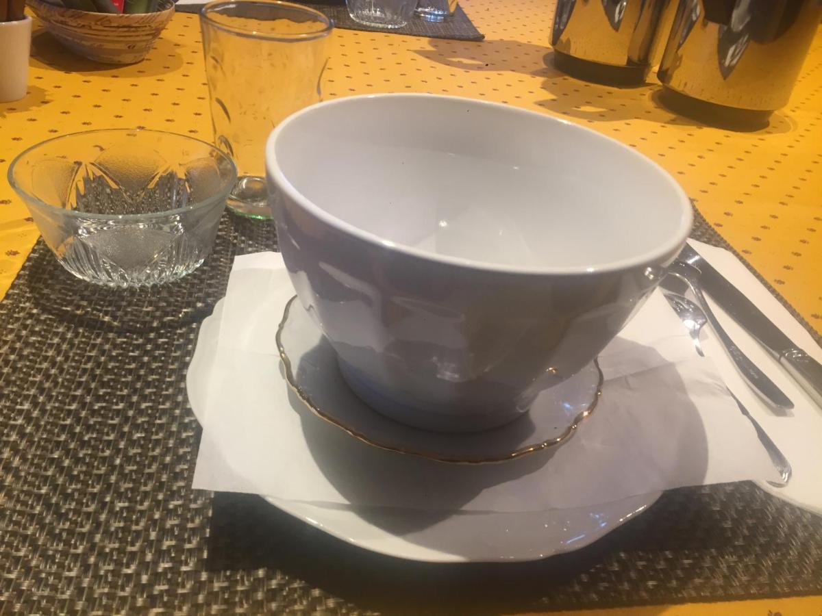 Chambres Table D'Hotes Carpe Diem Villeneuve-la-Rivière エクステリア 写真