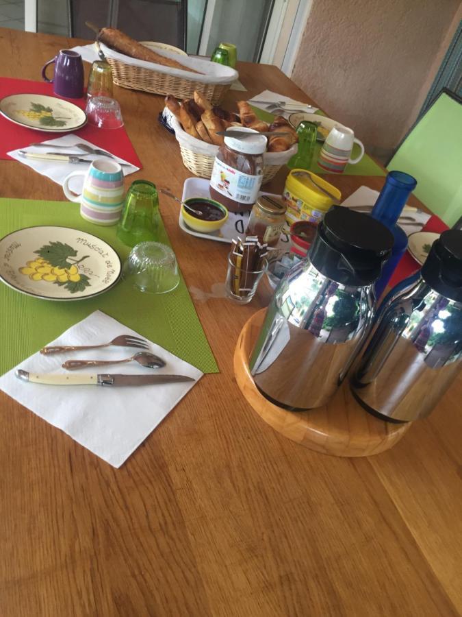 Chambres Table D'Hotes Carpe Diem Villeneuve-la-Rivière エクステリア 写真