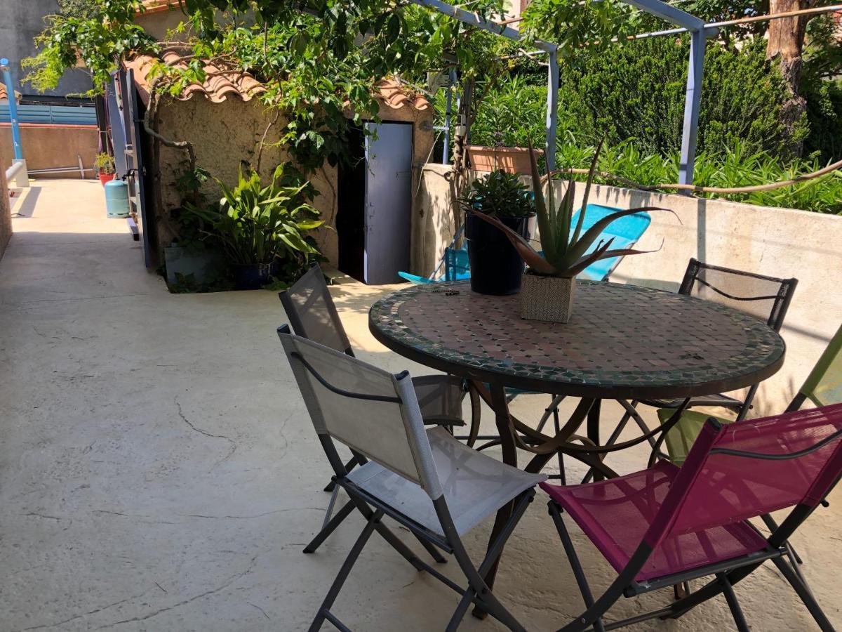 Chambres Table D'Hotes Carpe Diem Villeneuve-la-Rivière エクステリア 写真